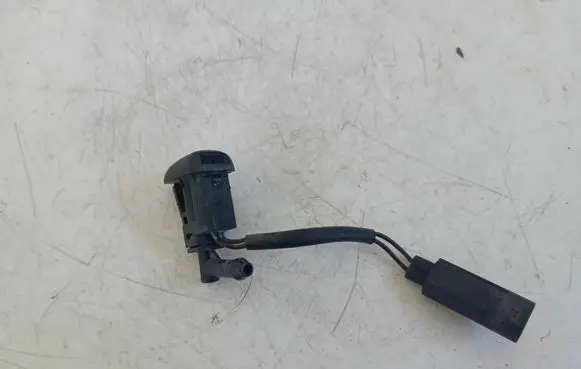 BMW X5 E53 Windshield washer spray nozzle 7110851