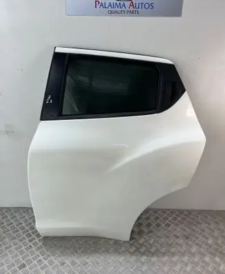 Nissan Juke I F15 Rear door