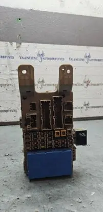 Toyota Corolla E120 E130 Fuse module 8264102040 MB2323008520