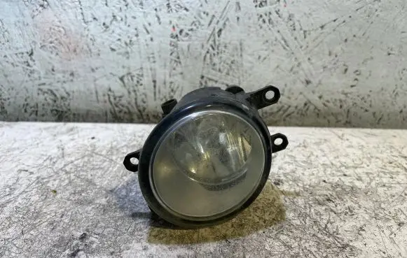 Toyota Avensis T250 Front fog light 89210656