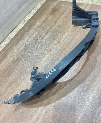 BMW 1 E81 E87 Headlight/headlamp mounting bracket 7120823 18575100