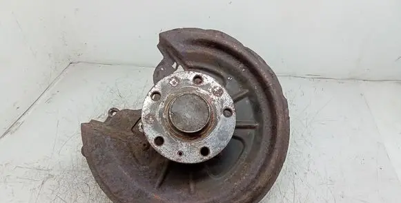 Rear wheel hub spindle/knuckle