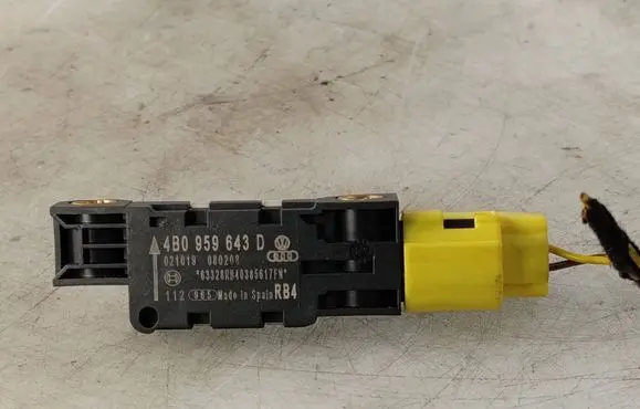 Audi A3 S3 A3 Sportback 8P Airbag deployment crash/impact sensor 4B0959643D 021019 080208