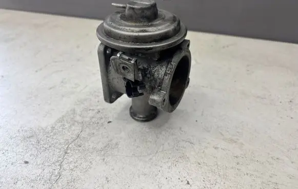 BMW 5 E60 E61 EGR valve 7804380