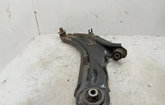 Renault Kangoo II Front lower control arm/wishbone