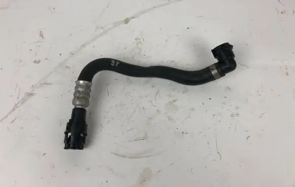 BMW X5M E70 Engine coolant pipe/hose 7157380