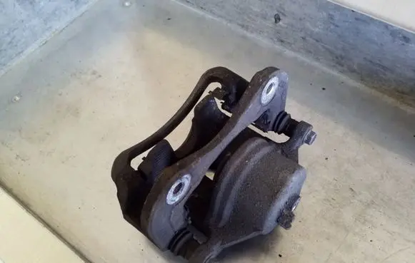 KIA Sportage Front brake caliper