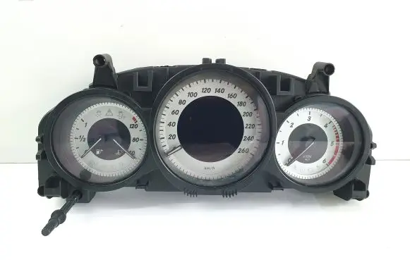 Mercedes-Benz C W204 Speedometer (instrument cluster) A2049002408 2049018903 2049020703