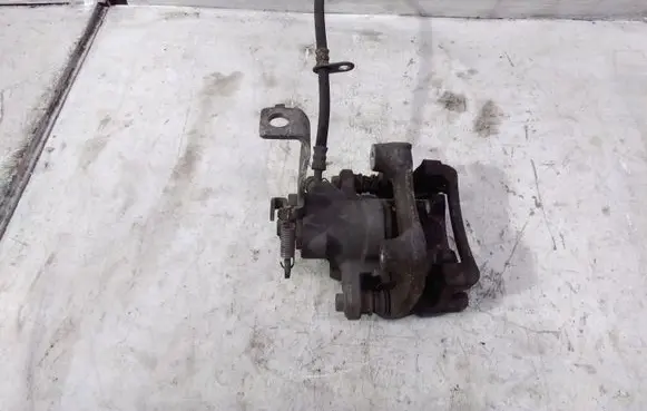 Lexus CT 200H Rear brake caliper