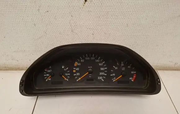 Speedometer (instrument cluster)