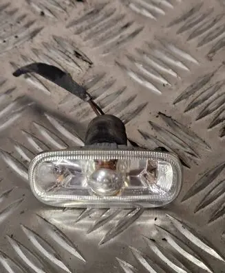 Audi A4 S4 B7 8E 8H Front fender indicator light 8E0949127