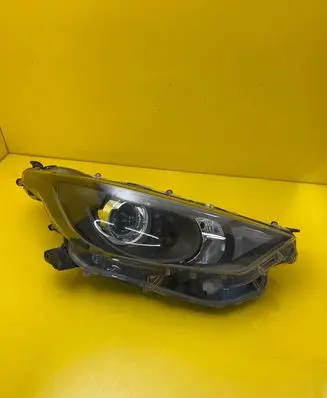 Toyota Yaris Headlight/headlamp K0-6