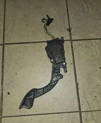 Ford Focus Accelerator throttle pedal 4M519F836AJ 6PV00864162