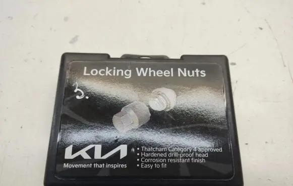 KIA Stonic Wheel nut cap/cover 