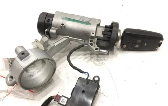 Opel Insignia A Ignition lock 13502301