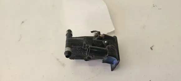 BMW X5 E70 Windshield washer spray nozzle 132640