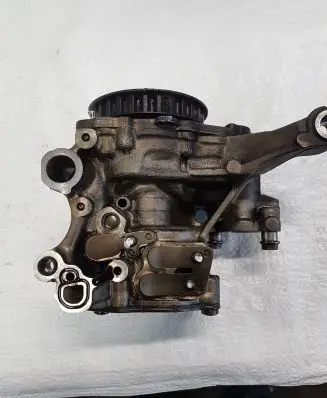 Volkswagen Golf VII Oil pump 04L145208 071114 172220