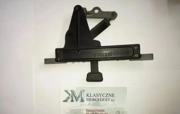 Mercedes-Benz W123 Climate control/heater control trim 1238300085