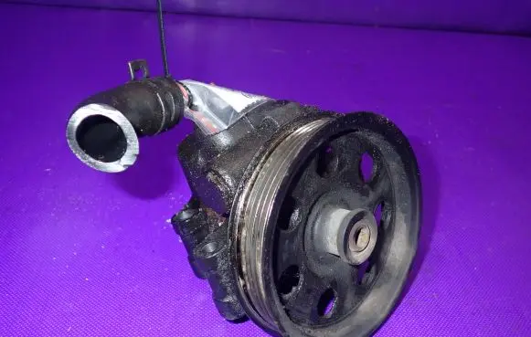 Ford Focus C-MAX Power steering pump XS4E3A733AC