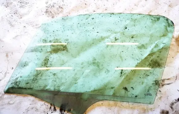 Citroen C3 Front door window glass four-door