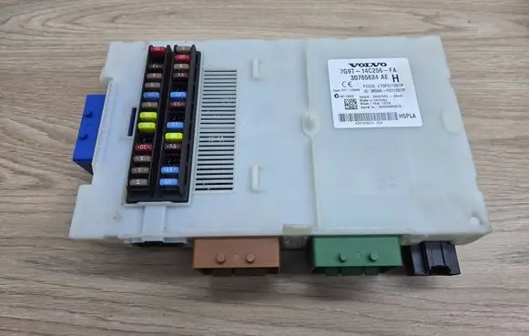 Volvo V70 Fuse module 7G9T14C256FA 30765624