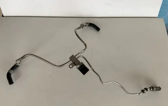 Audi Q7 4M Fuel line pipe 06E127509AE 06H906051J 06E127513AB