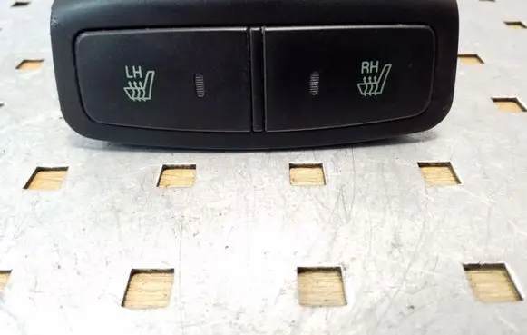 Hyundai Tucson JM Seat heating switch 933202E000