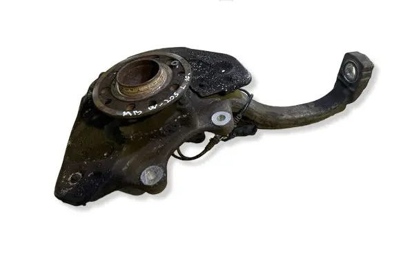 Mercedes-Benz C W205 Front wheel hub 