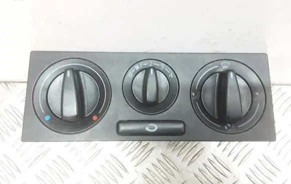 Volkswagen PASSAT B5 Climate control unit 1J819045G01C