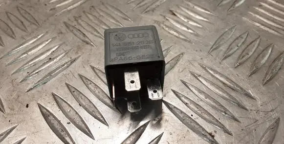 Volkswagen PASSAT B6 Other relay 141951253B