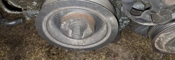 Honda FR-V Crankshaft pulley 