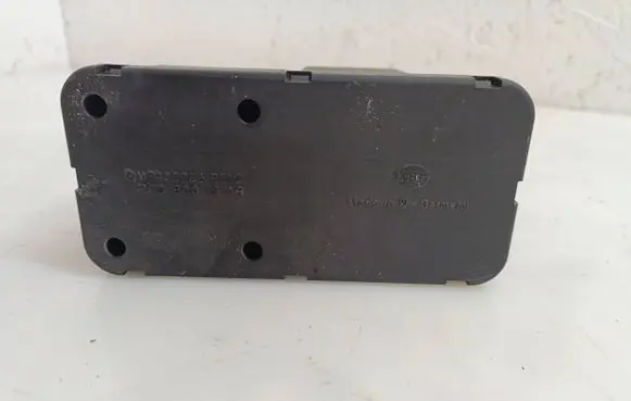 Mercedes-Benz C W202 Central locking vacuum pump 2028001948