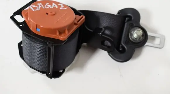 Subaru Impreza III Third row seat belt C7058708