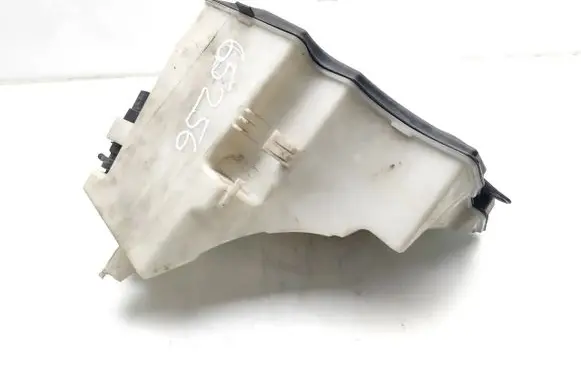 BMW X3 E83 Windshield washer fluid reservoir/tank 3403211 61663403211