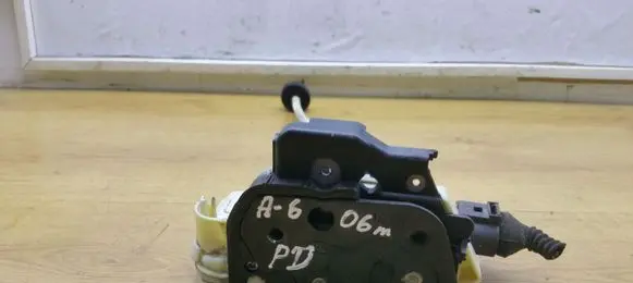 Audi A6 S6 C6 4F Front door lock 4F2837016