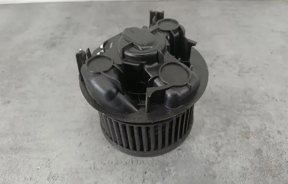Renault Clio III Heater fan/blower 