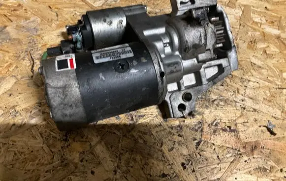 Volkswagen Golf IV Starter motor