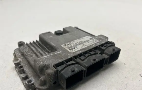 Ford Focus C-MAX Engine control unit/module 4M5112A650KE 0281011801