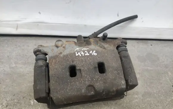 Nissan X-Trail T32 Front brake caliper