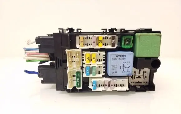 Peugeot 508 Fuse module 87635E 9665491680