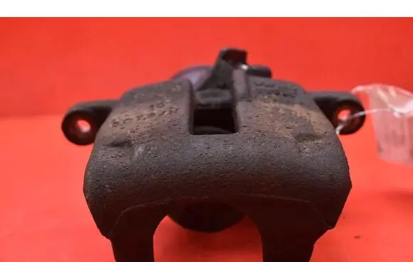 Volkswagen PASSAT CC Rear brake caliper 5078H