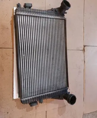 Volkswagen Touran I Intercooler radiator 14093