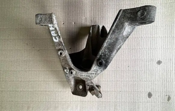 Audi A4 S4 B8 8K Engine mounting bracket 4F0199308P