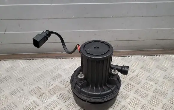 Audi A8 S8 D4 4H Secondary air pump 06E906601