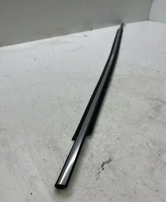 Toyota Avensis T250 Front door trim (molding)
