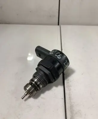 Audi A6 S6 C6 4F Fuel pressure regulator 057130764C