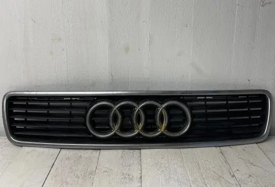 Audi A4 S4 B5 8D Front grill 8D0853651J