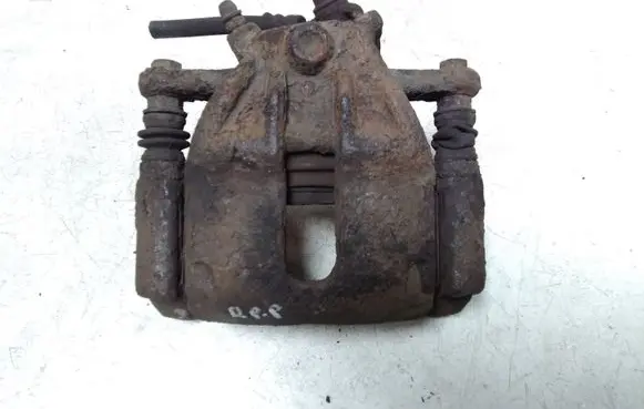 Nissan Note (E11) Front brake caliper