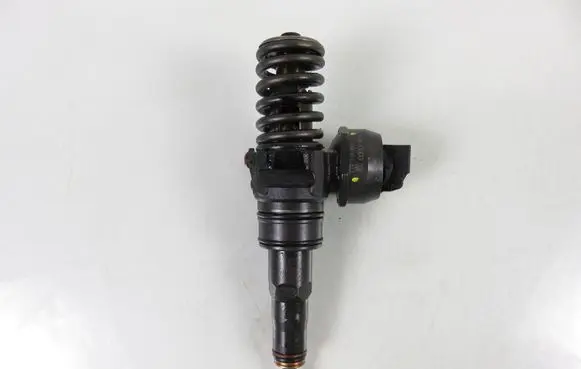 Skoda Octavia Mk1 (1U) Fuel injector 0414720215 038130073AG