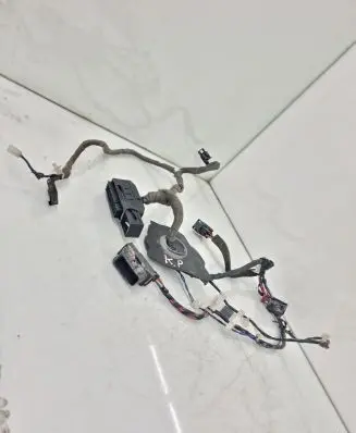 Opel Vectra C Front door wiring loom 13203695